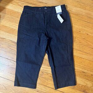 St. John's Bay Women's Easy Fit Through Hip & Thigh Mid Rise Capri Pants